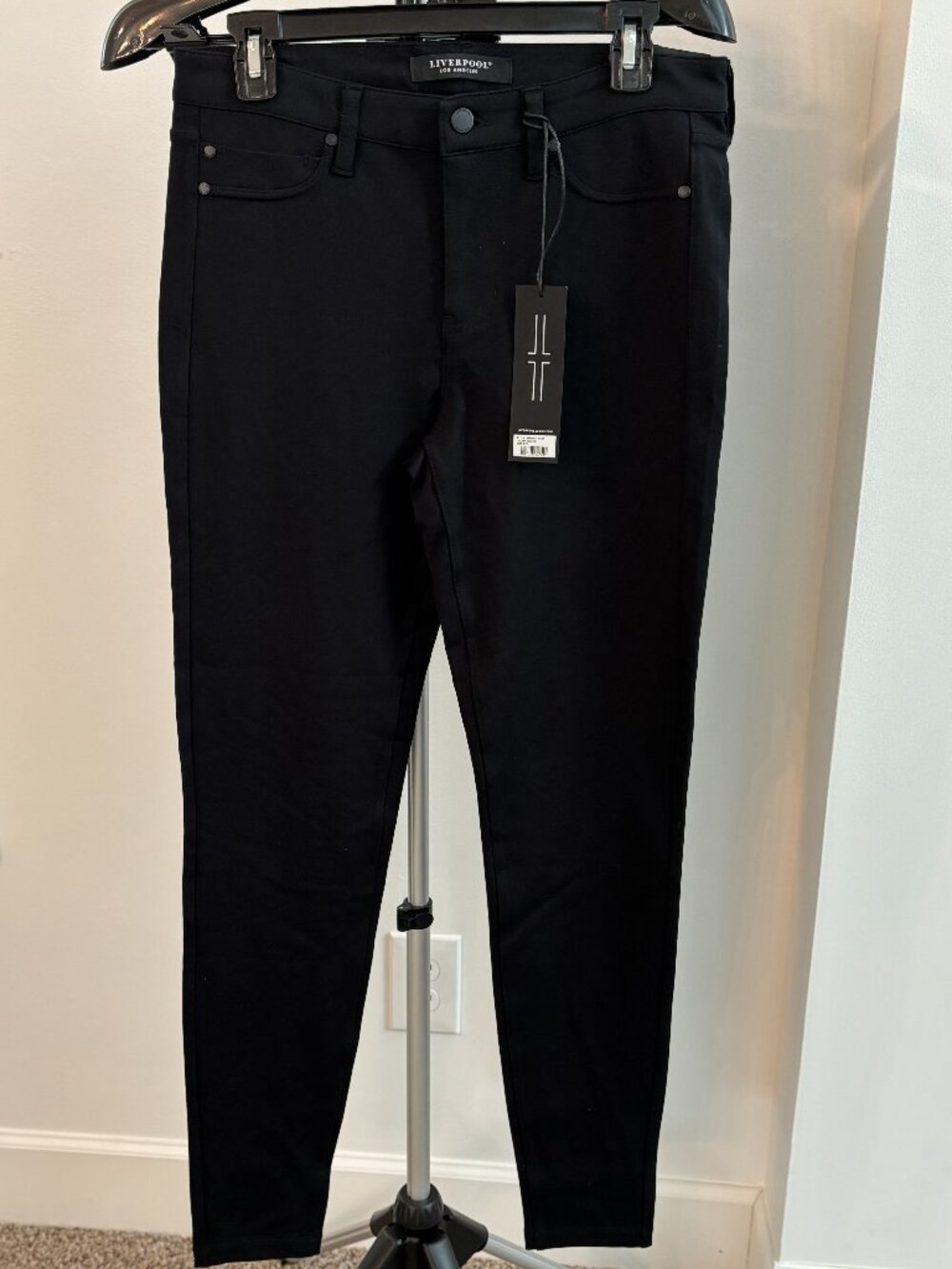 Women's Liverpool Black Jeans with Stretch material.  Size 8/29 NEW